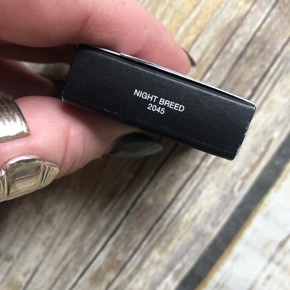 NARS Night Breed Black Shimmer Eyeshadow Single - Picture 3 of 5